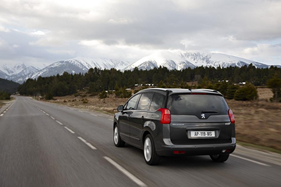  Peugeot 5008 2009 года  (фото 116 из 122)